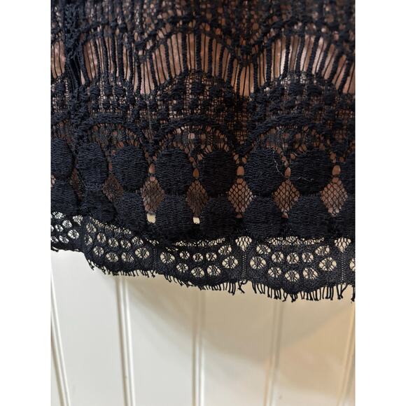 Black house white market. Black cocktail dress with lace over lay. size 6 - Picture 5 of 7